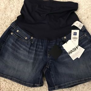 NWT Gap Maternity Shorts Sz 2